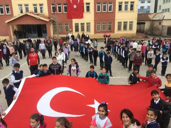 Beytüşşebaplı öğrencilerden Mehmetçiğe destek